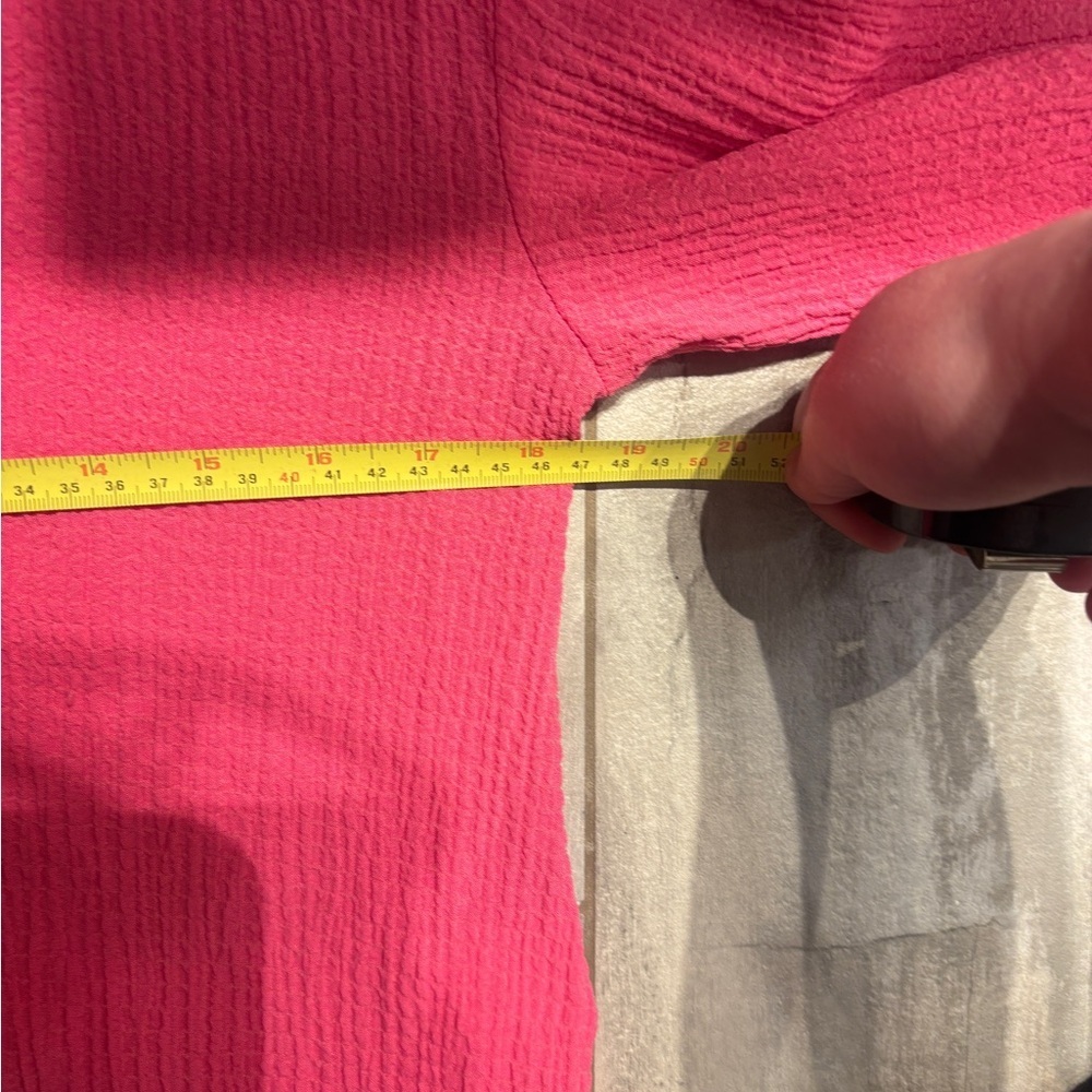Reitmans Signature Pink Textured V-Neck Top - Picture 6 of 8